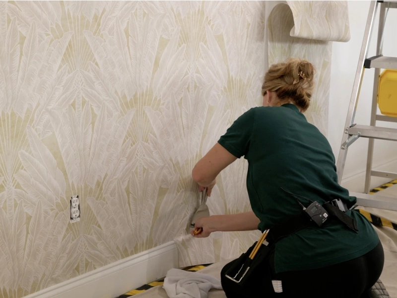 Skilled Wallpaper Installation Team